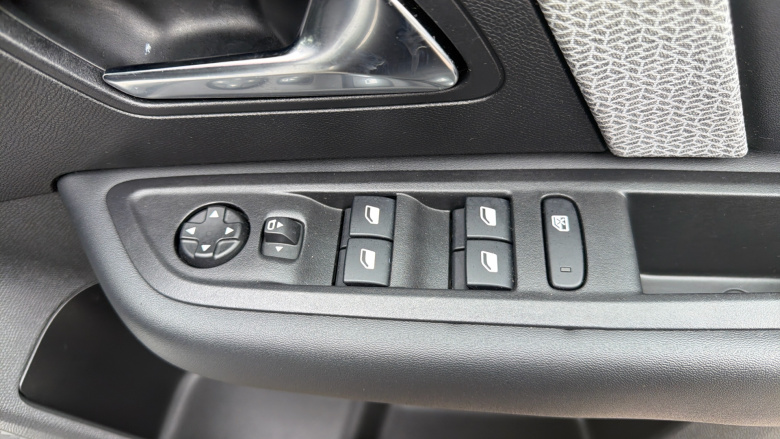 Citroen C4 1.2 PureTech [130] Shine 5dr Petrol Hatchback